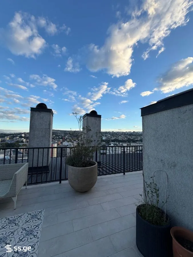 4 room Flat For Sale. Isani · 9/12