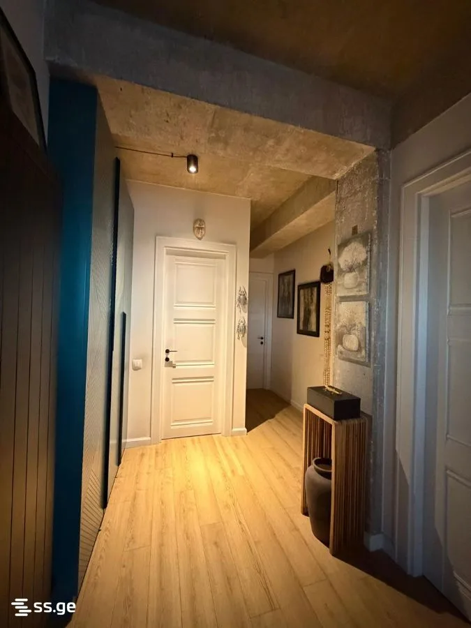 4 room Flat For Sale. Isani · 11/12