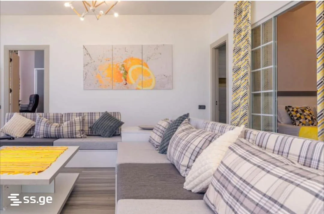 3 room Flat For Rent. Batumi · 2/12