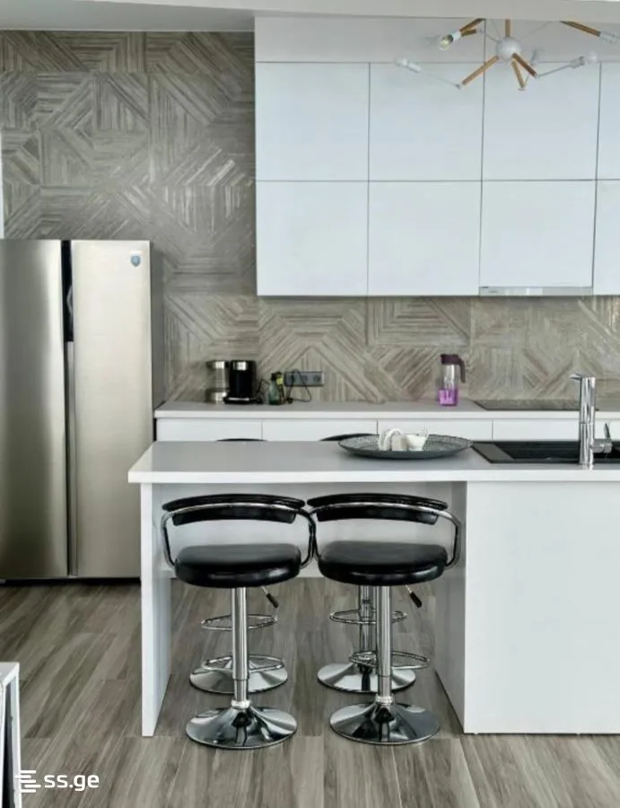 3 room Flat For Rent. Batumi · 4