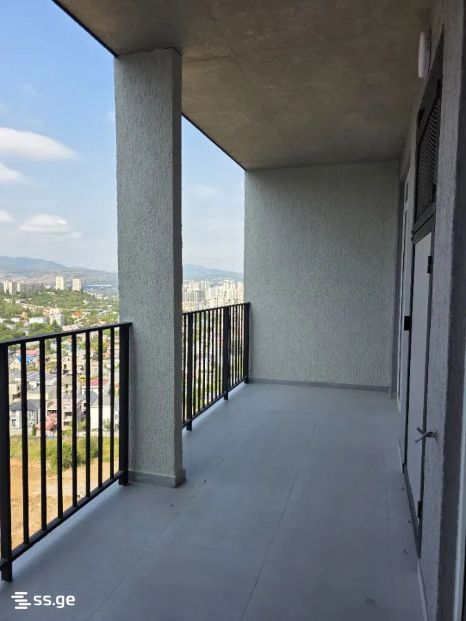 4 room Flat For Sale. Mukhiani · 4