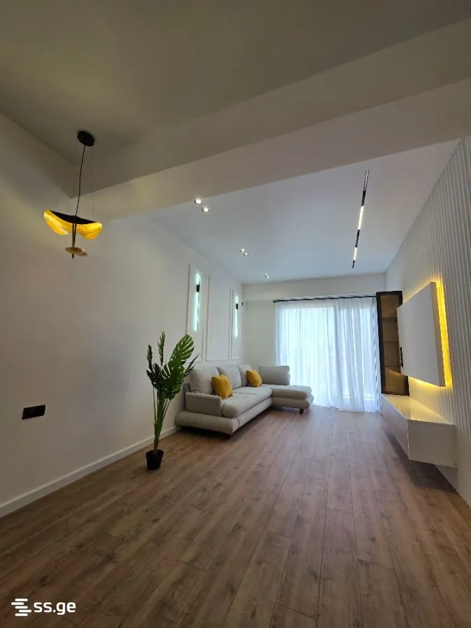 2 room Flat For Sale. Didi digomi · 4