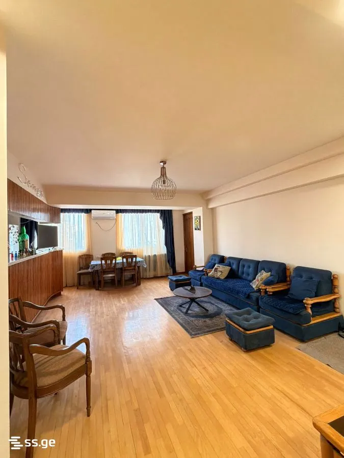 3 room Flat For Rent. Vake