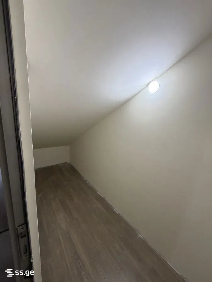 5 room Flat For Sale. Isani · 3