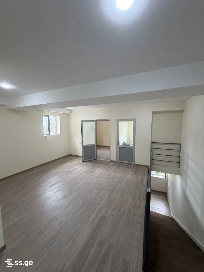 5 room Flat For Sale. Isani · 4/12