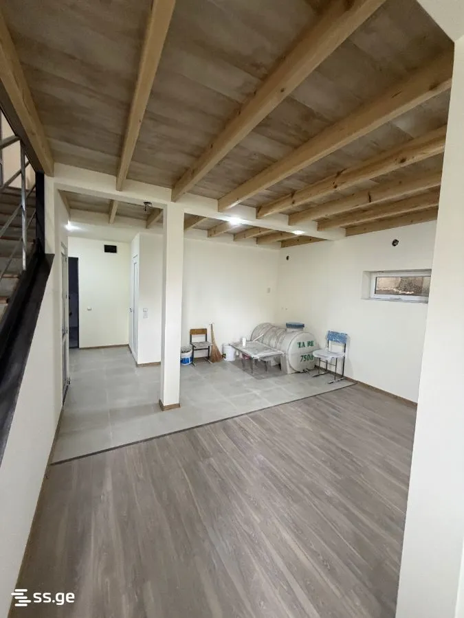 5 room Flat For Sale. Isani · 9