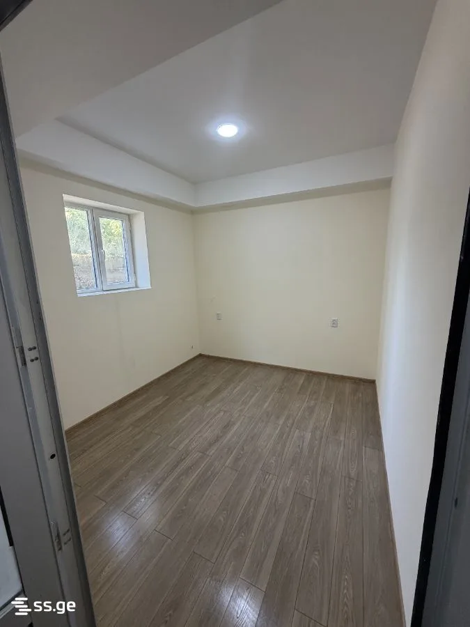 5 room Flat For Sale. Isani · 11/12