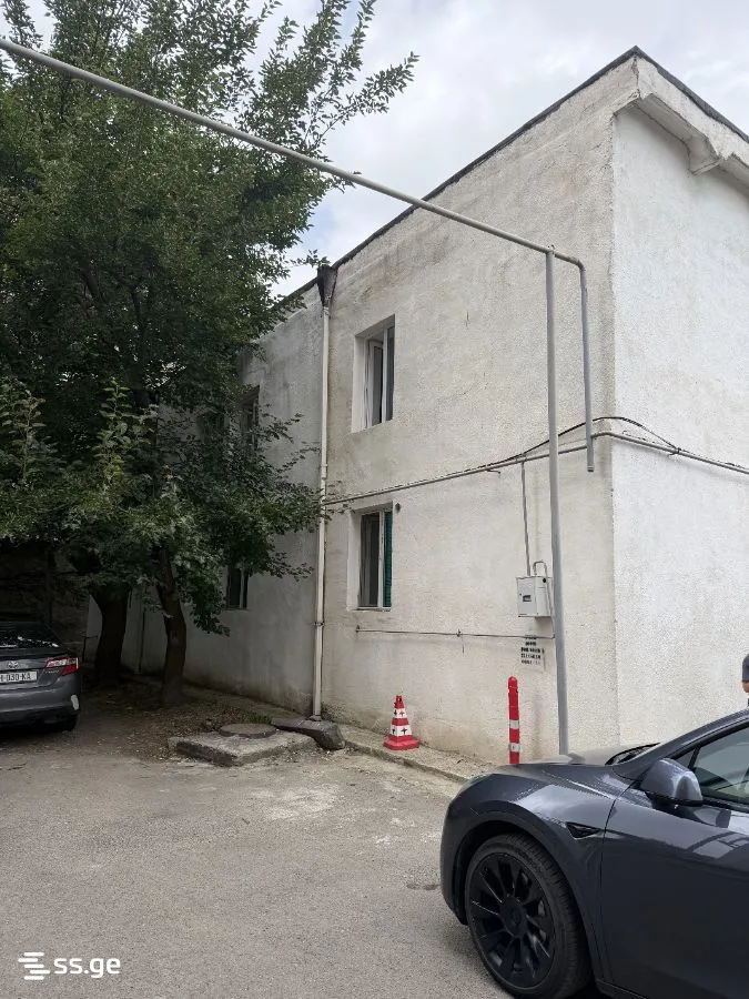 5 room Flat For Sale. Isani · 12/12