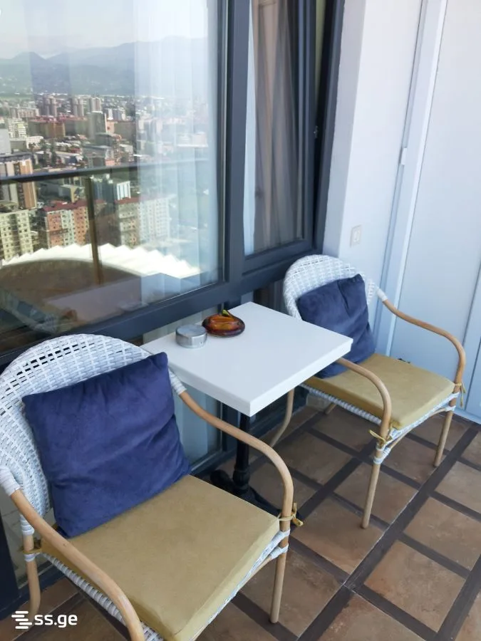 1 room Flat For Sale. Batumi · 9/12
