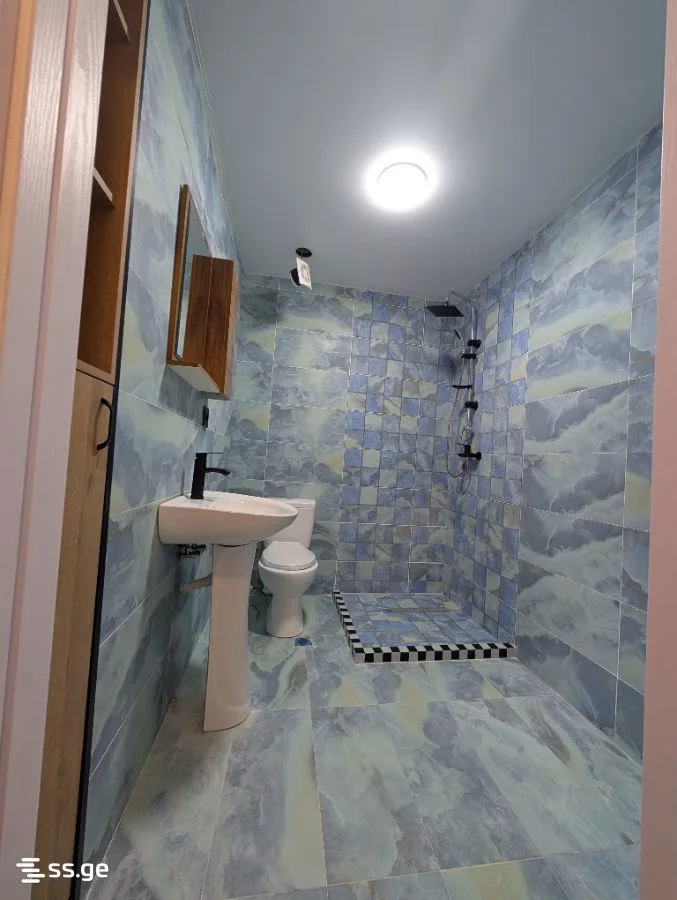 2 room Flat For Sale. Batumi · 6/7