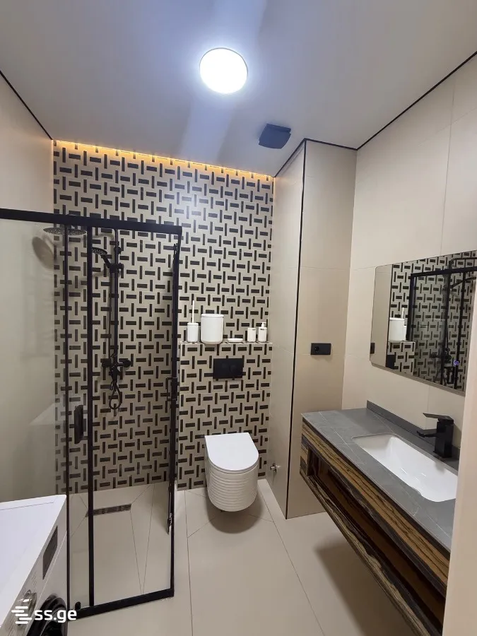 2 room Flat For Sale. Batumi · 4