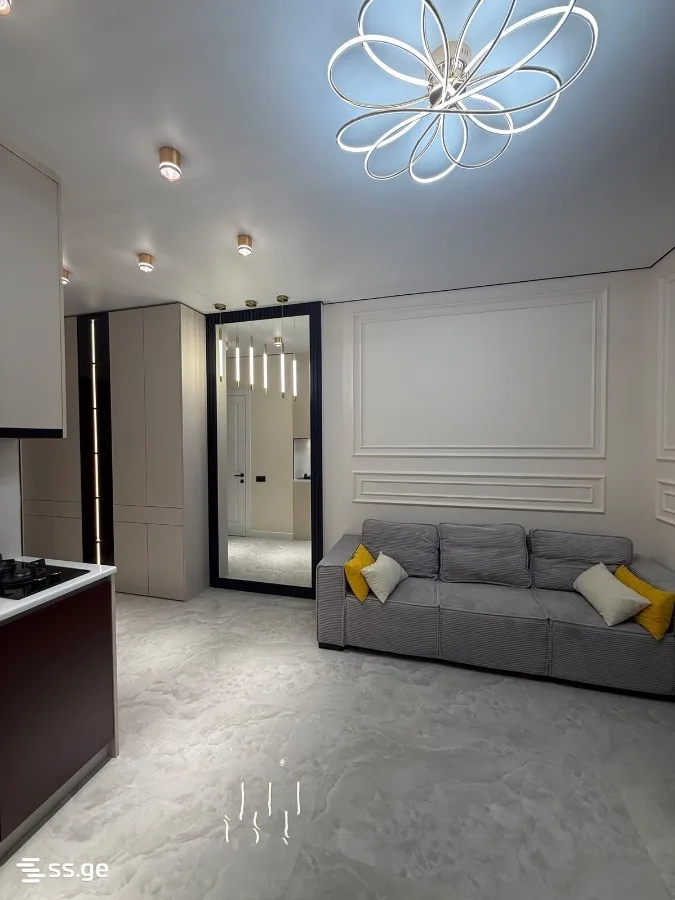 2 room Flat For Sale. Batumi · 5/12
