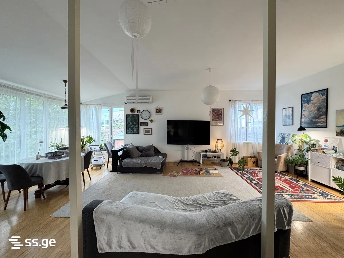 3 room Flat For Sale. Vera · 5