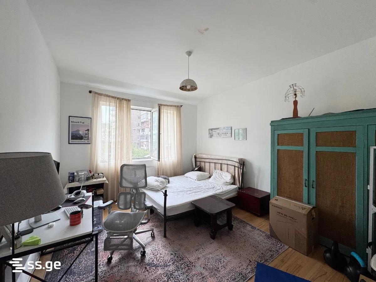 3 room Flat For Sale. Vera · 8