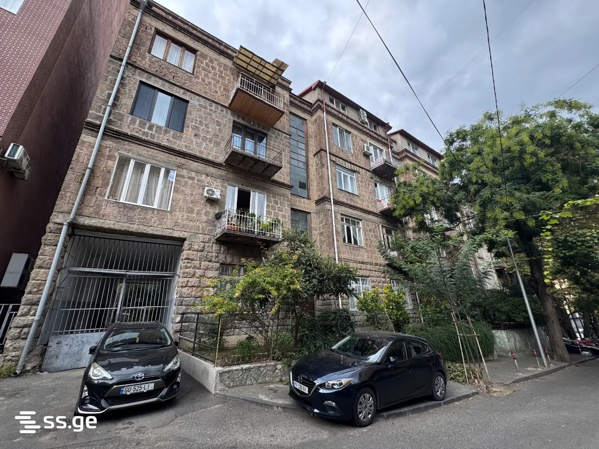 3 room Flat For Sale. Vera · 10