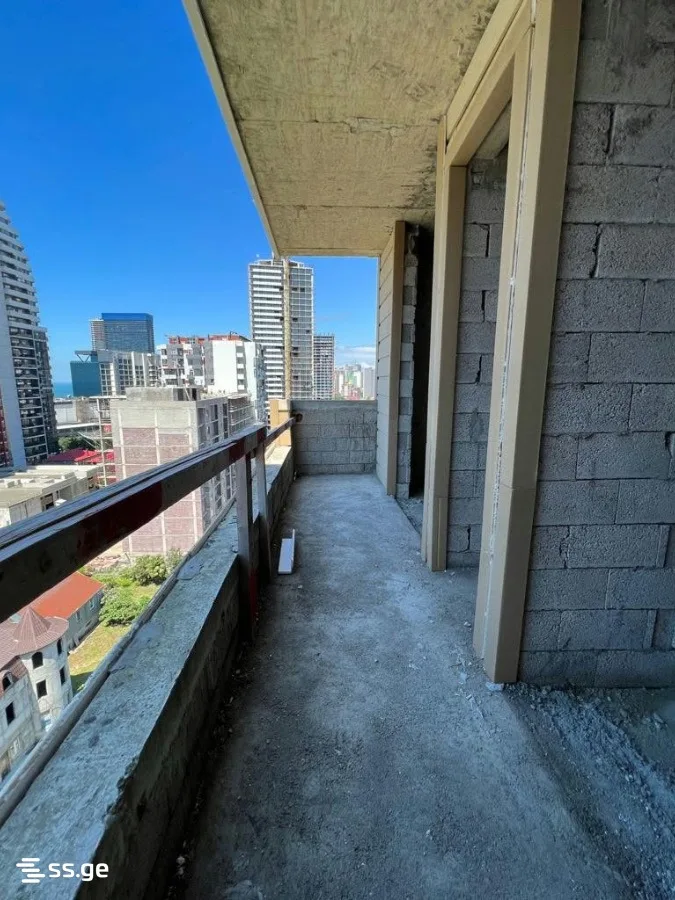 3 room Flat For Sale. Batumi · 4/12