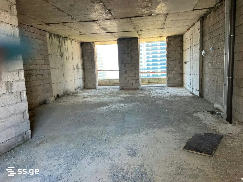 3 room Flat For Sale. Batumi · 5/12