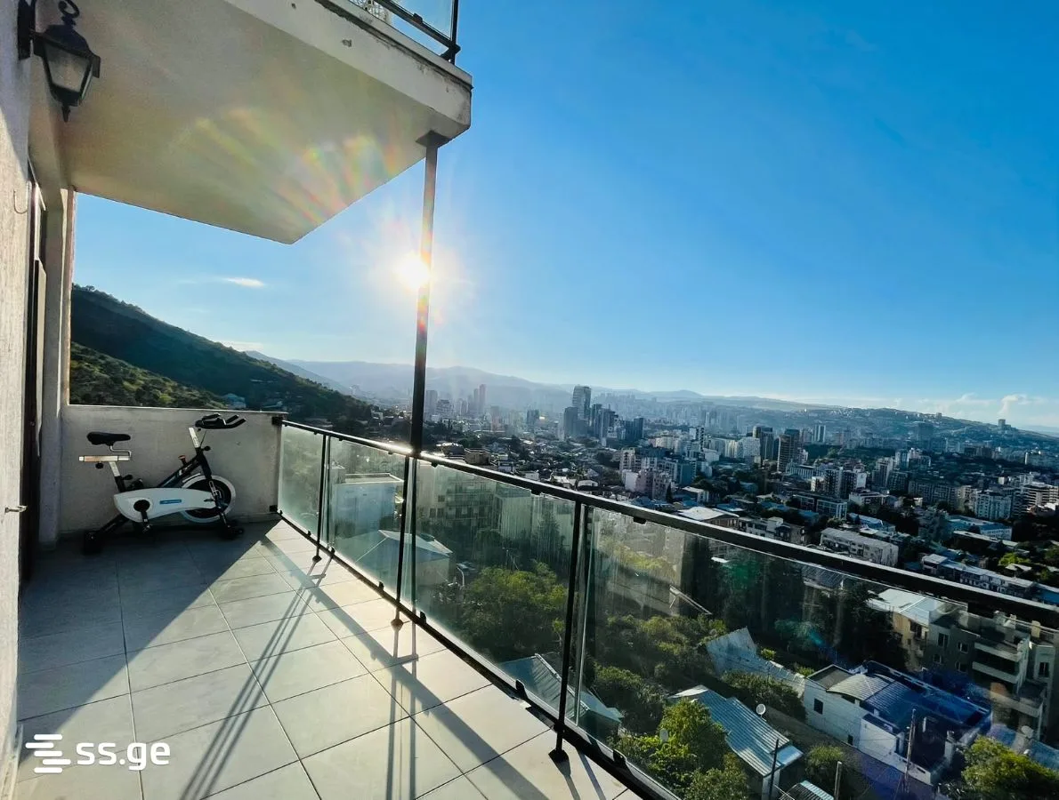 3 room Flat For Sale. Vake · 8/11