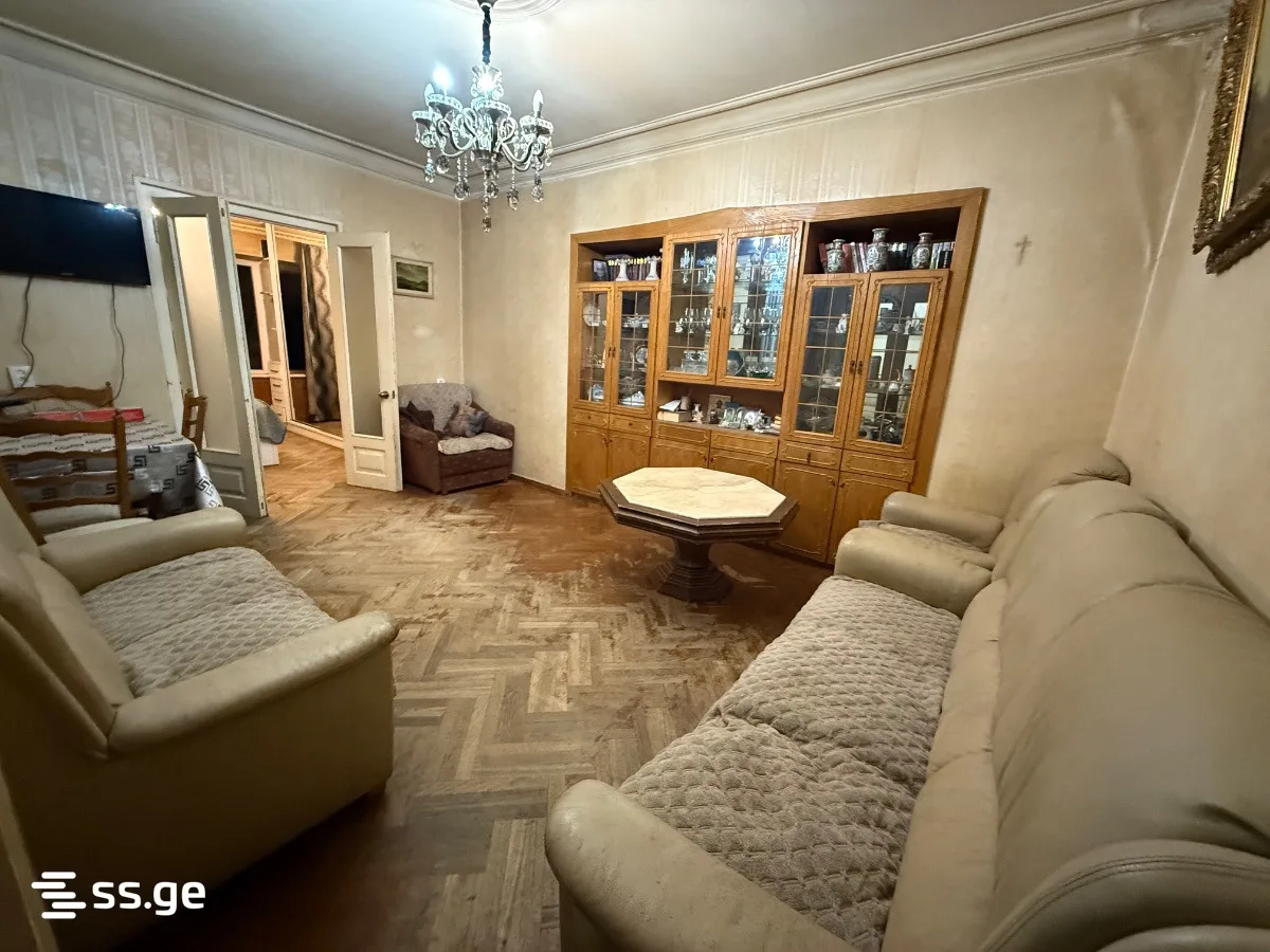 3 room Flat For Sale. Vera · 4/11