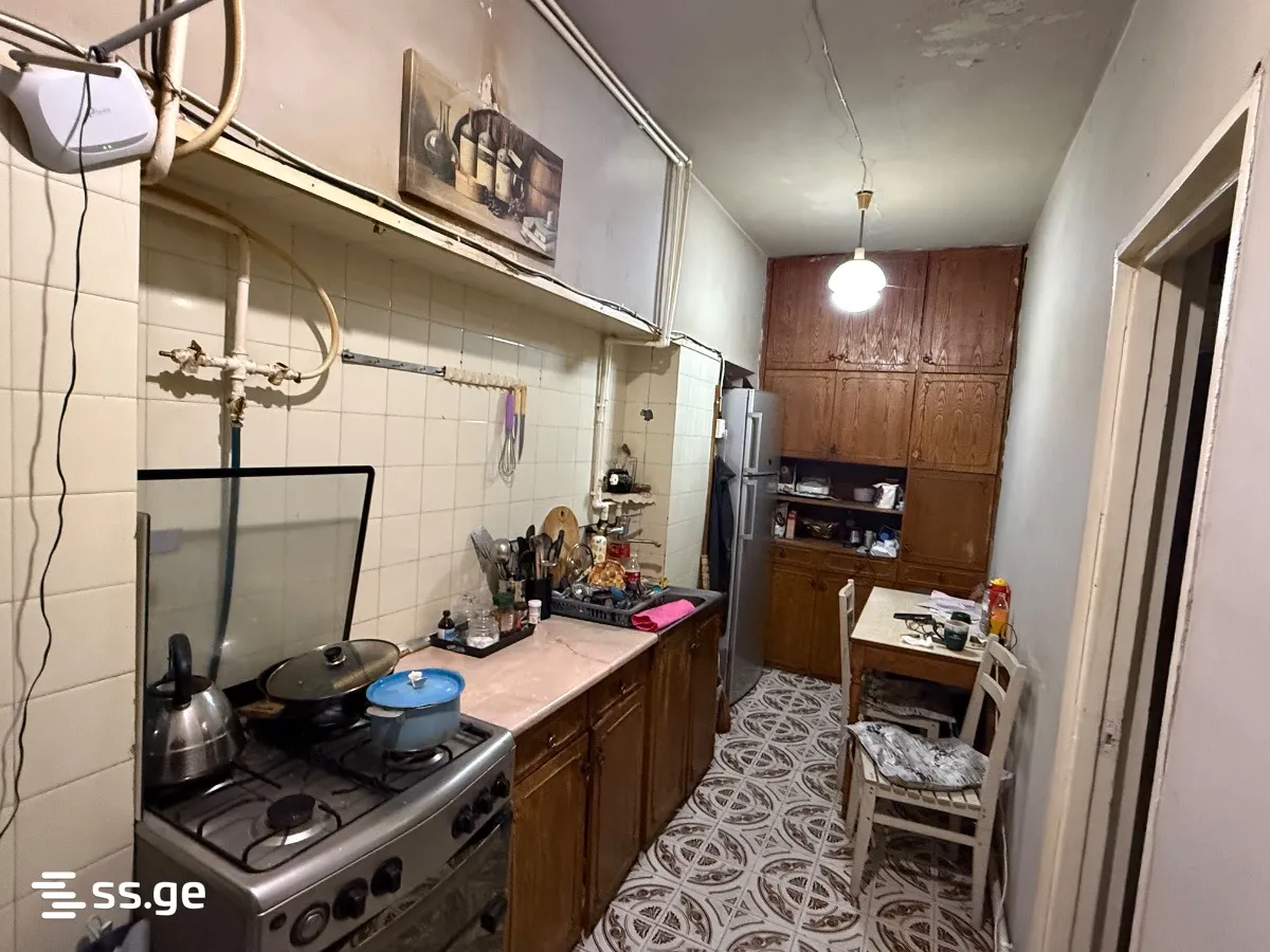 3 room Flat For Sale. Vera · 5