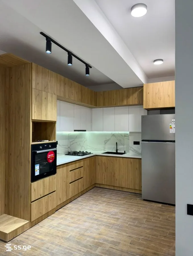 4 room Flat For Sale. Isani · 2/10