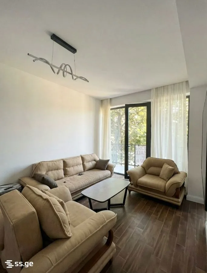 4 room Flat For Sale. Isani · 5/10