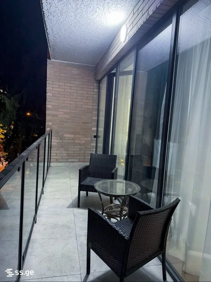 4 room Flat For Sale. Isani · 9