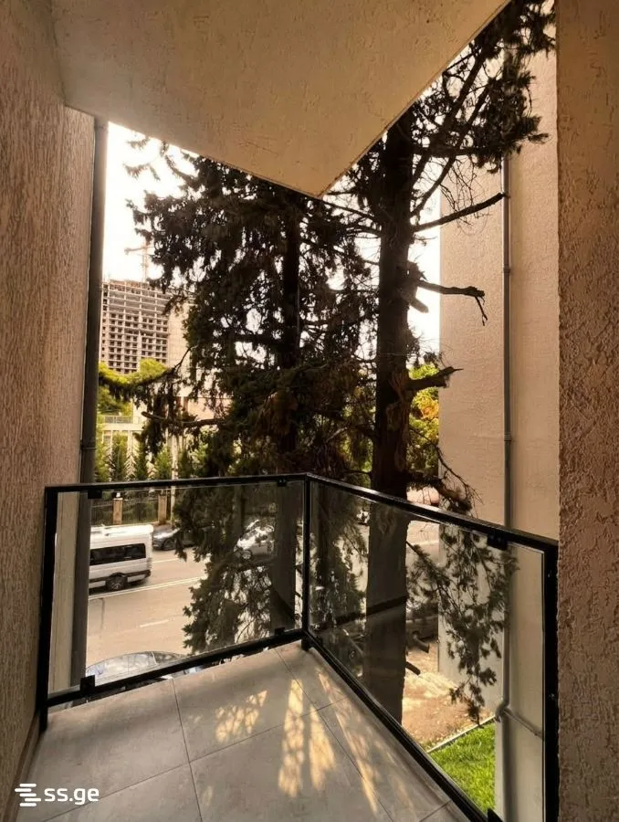 4 room Flat For Sale. Isani · 10