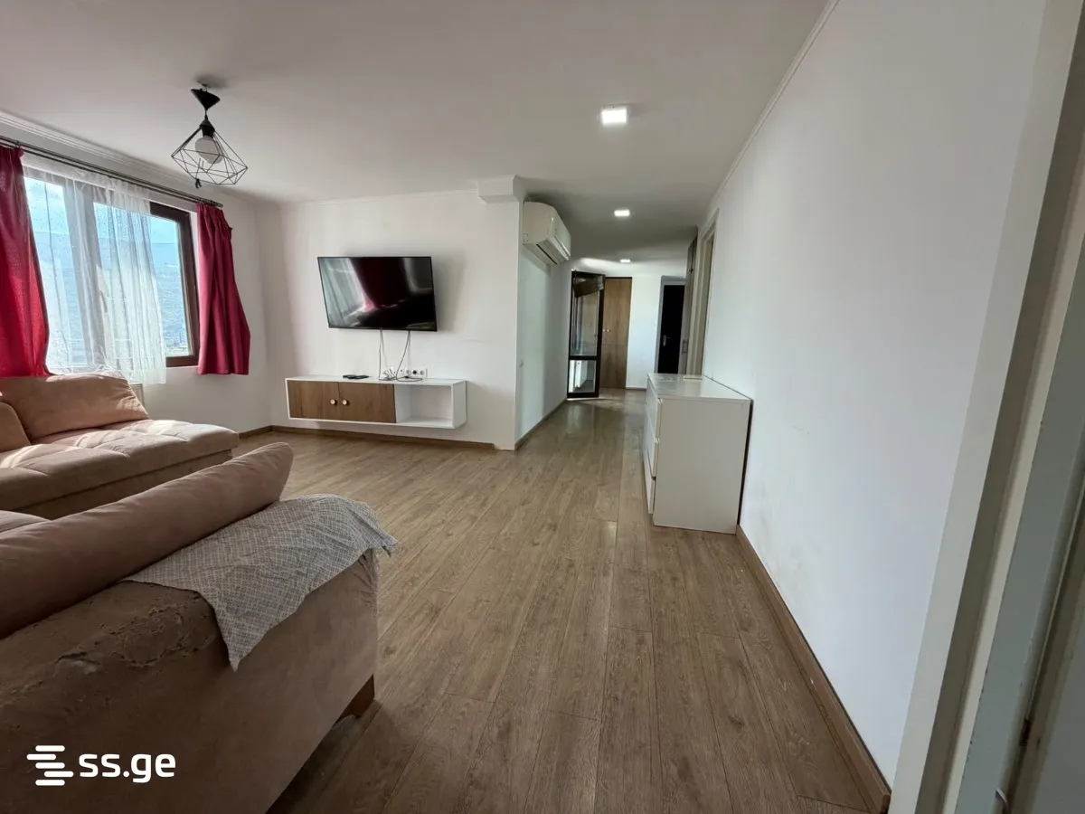 4 room Flat For Sale. Saburtalo · 5