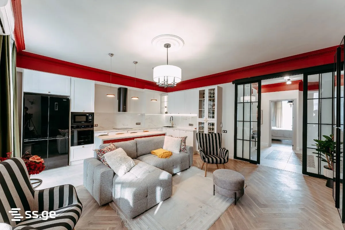 4 room Flat For Sale. Batumi · 2/12