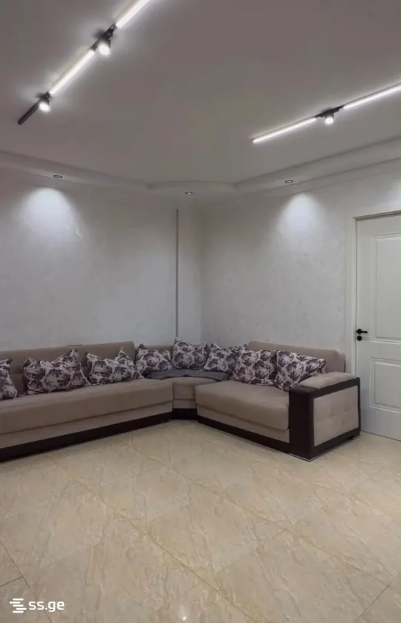 3 room Flat For Sale. Mukhiani · 3