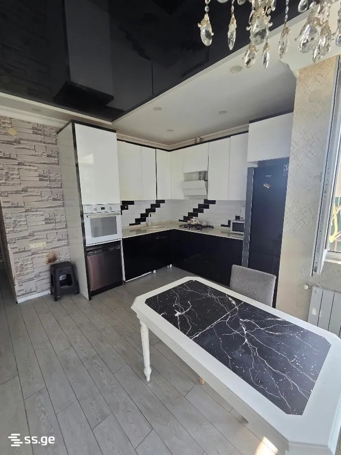 3 room Flat For Sale. Batumi · 4