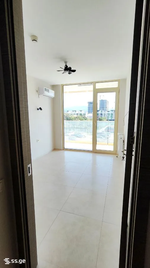 3 room Flat For Sale. Batumi · 3/12