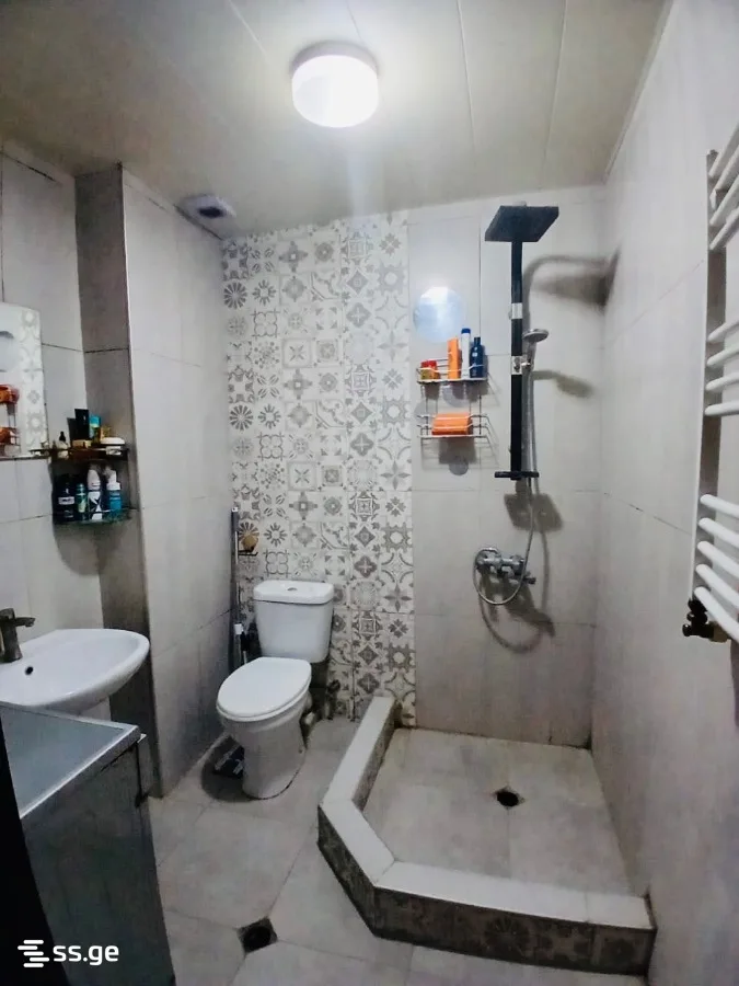 2 room Flat For Sale. Didi digomi · 4/6