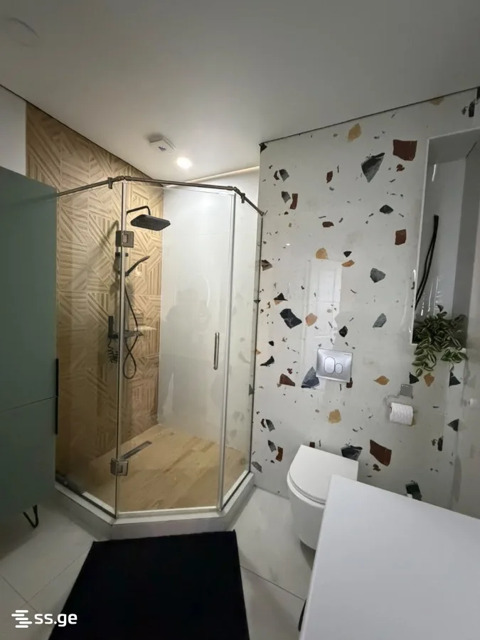 2 room Flat For Sale. Batumi · 4/8