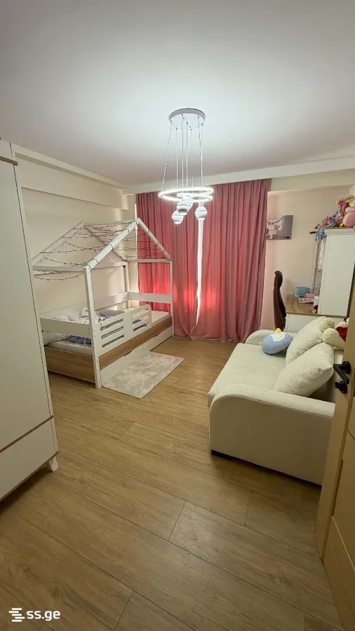 3 room Flat For Sale. Vake · 10/12