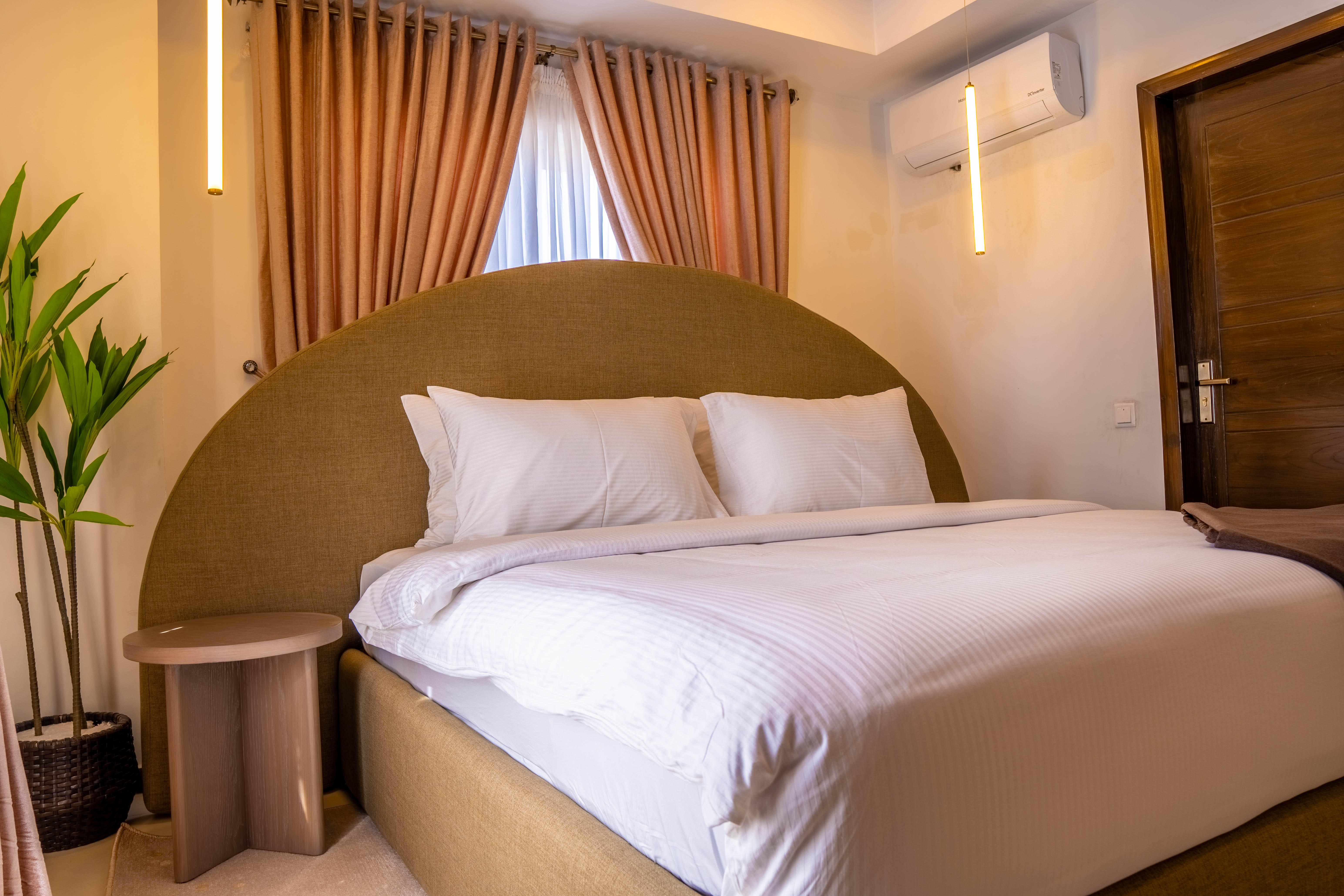 Margalla View 3BR – Balconies & Walk to Shops - Image 11