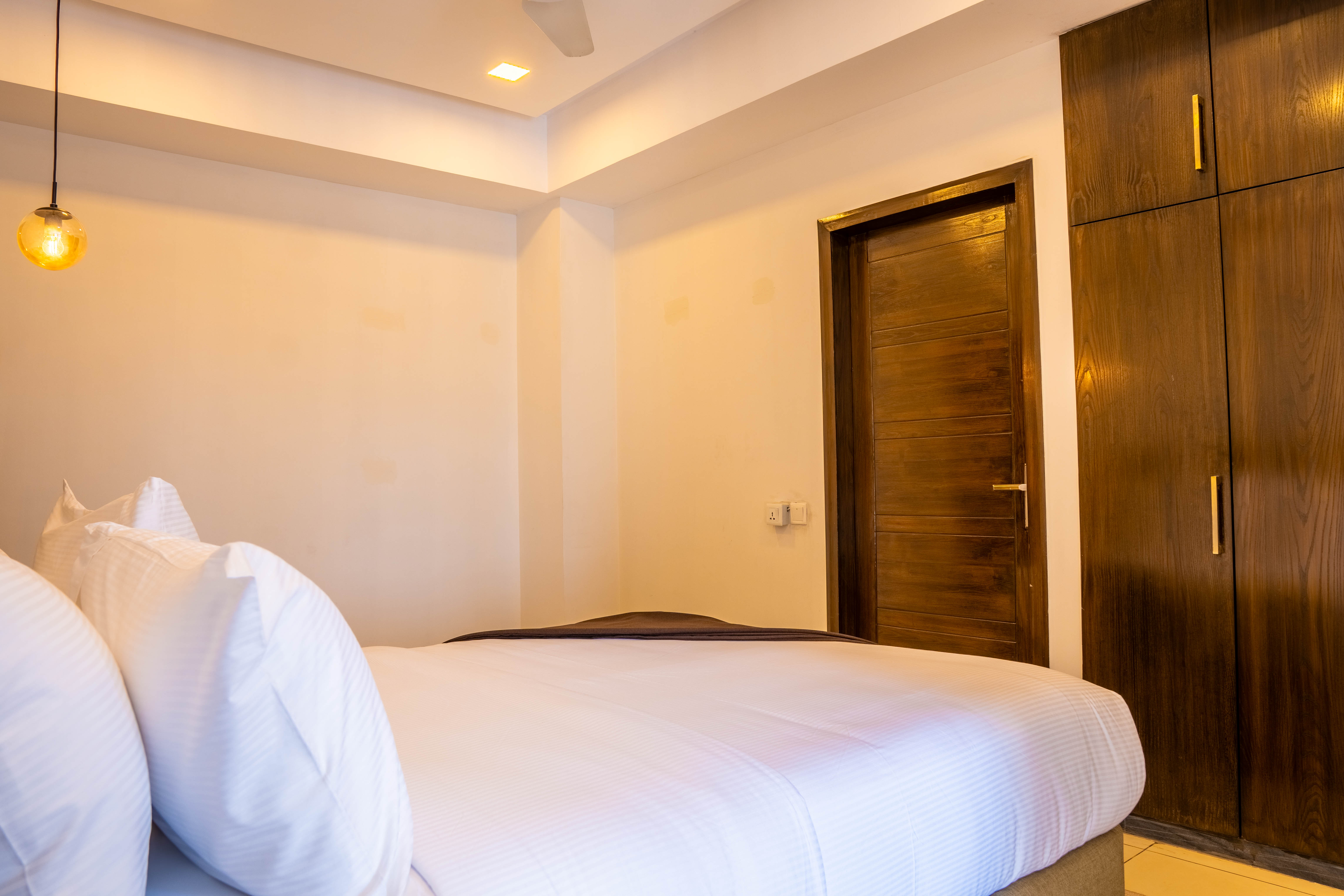 Margalla View 3BR – Balconies & Walk to Shops - Image 15