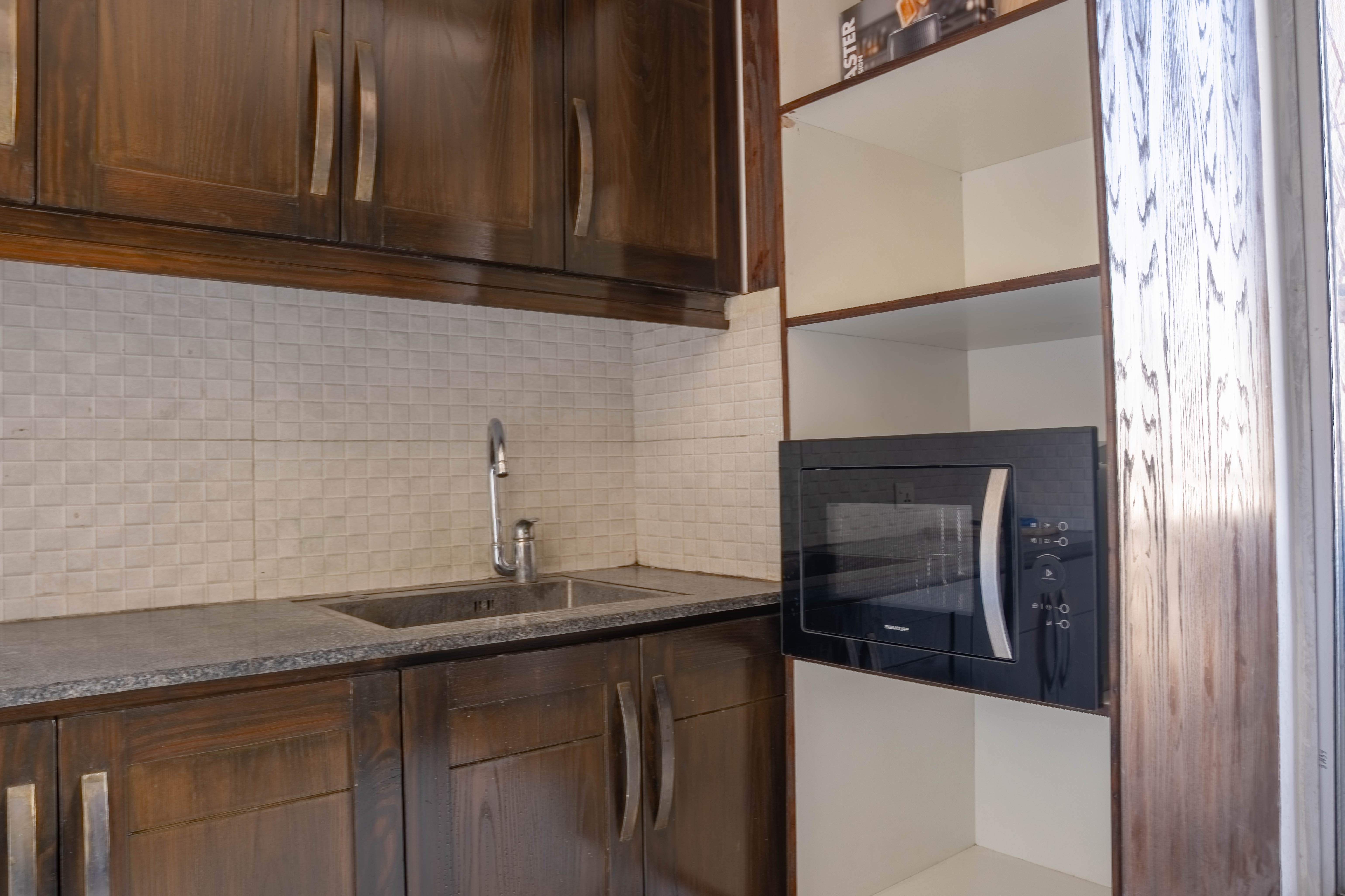 Margalla View 3BR – Balconies & Walk to Shops - Image 18