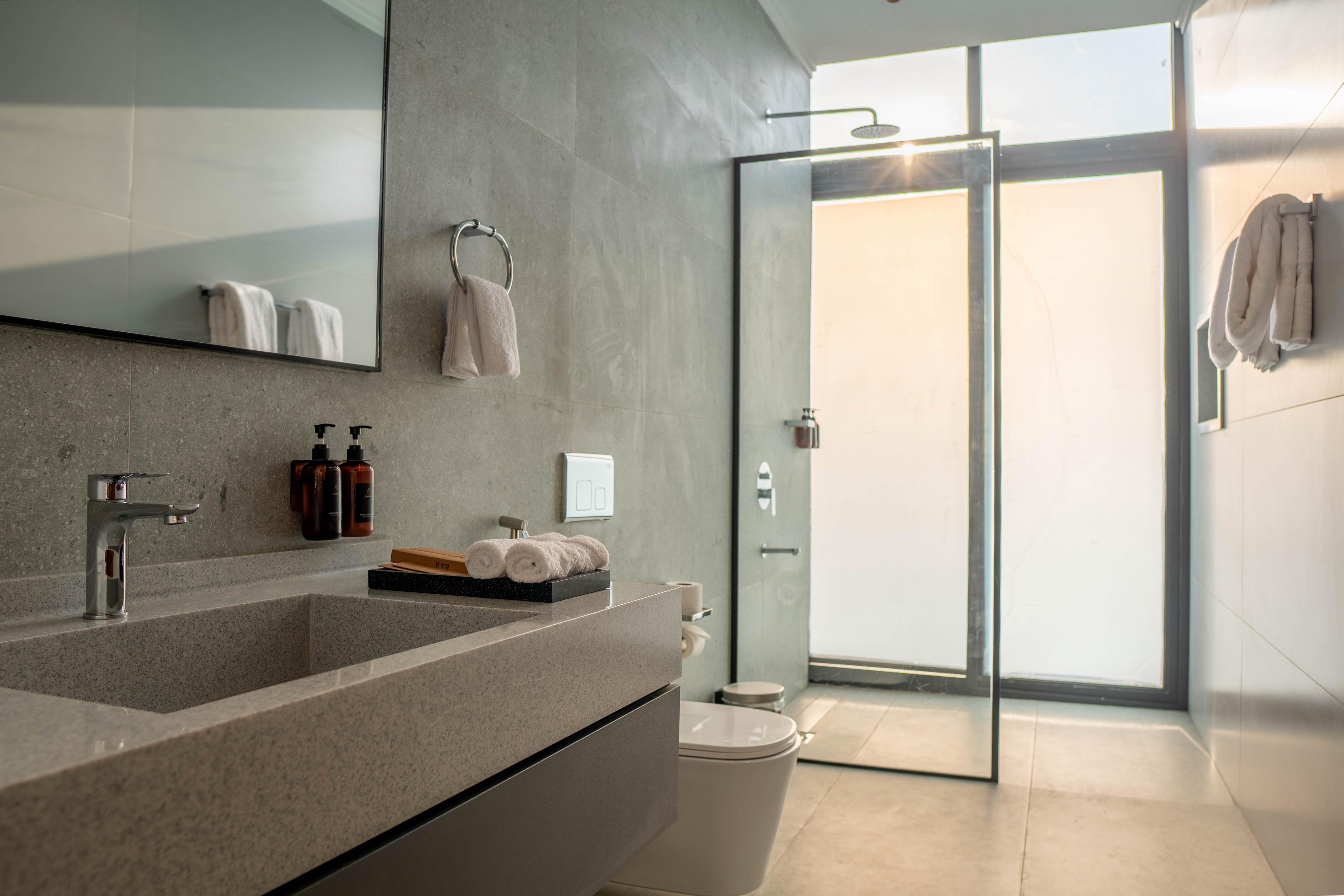 Secluded Luxury Farmhouse | Heated Pool & Garden - Image 20