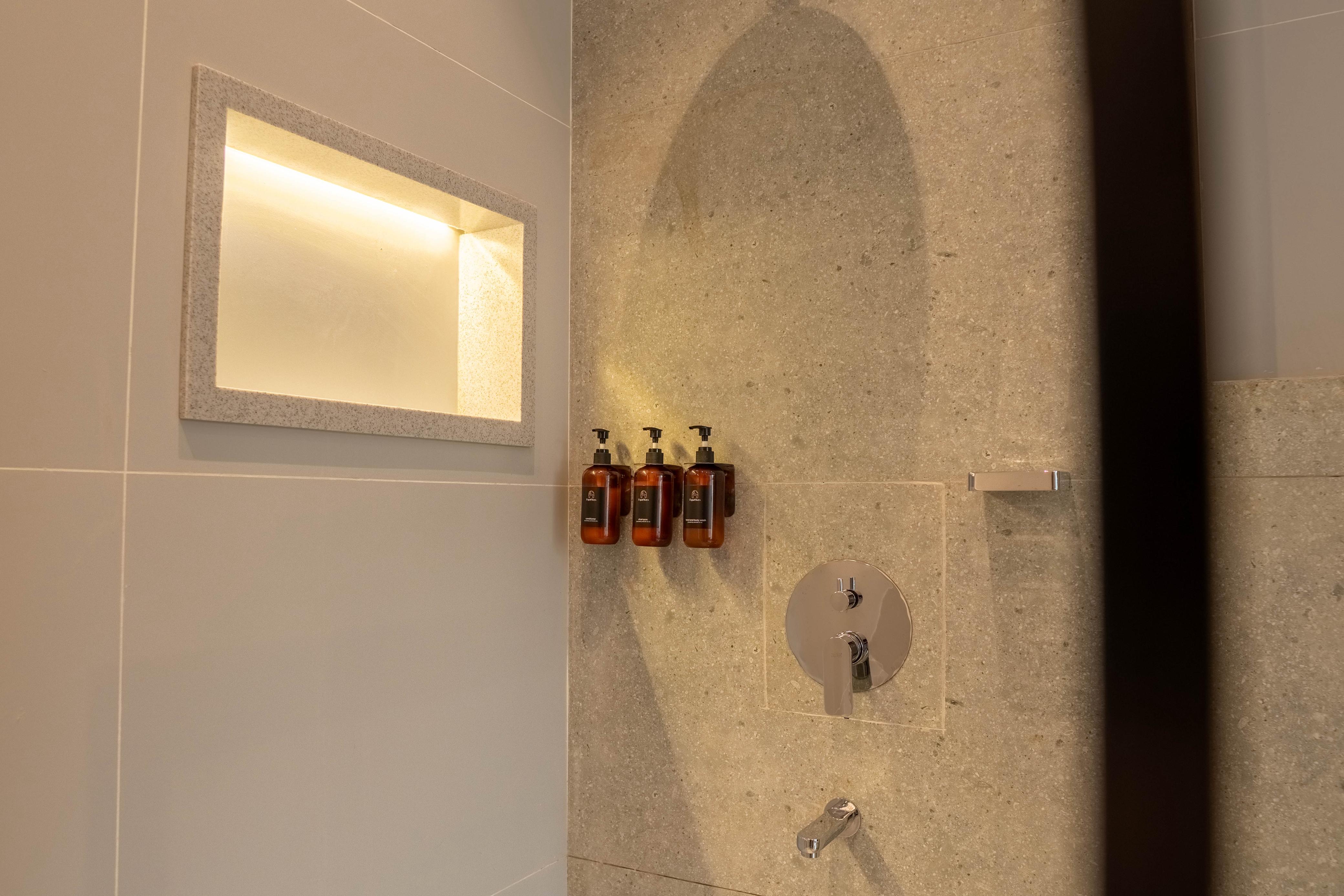 Secluded Luxury Farmhouse | Heated Pool & Garden - Image 22