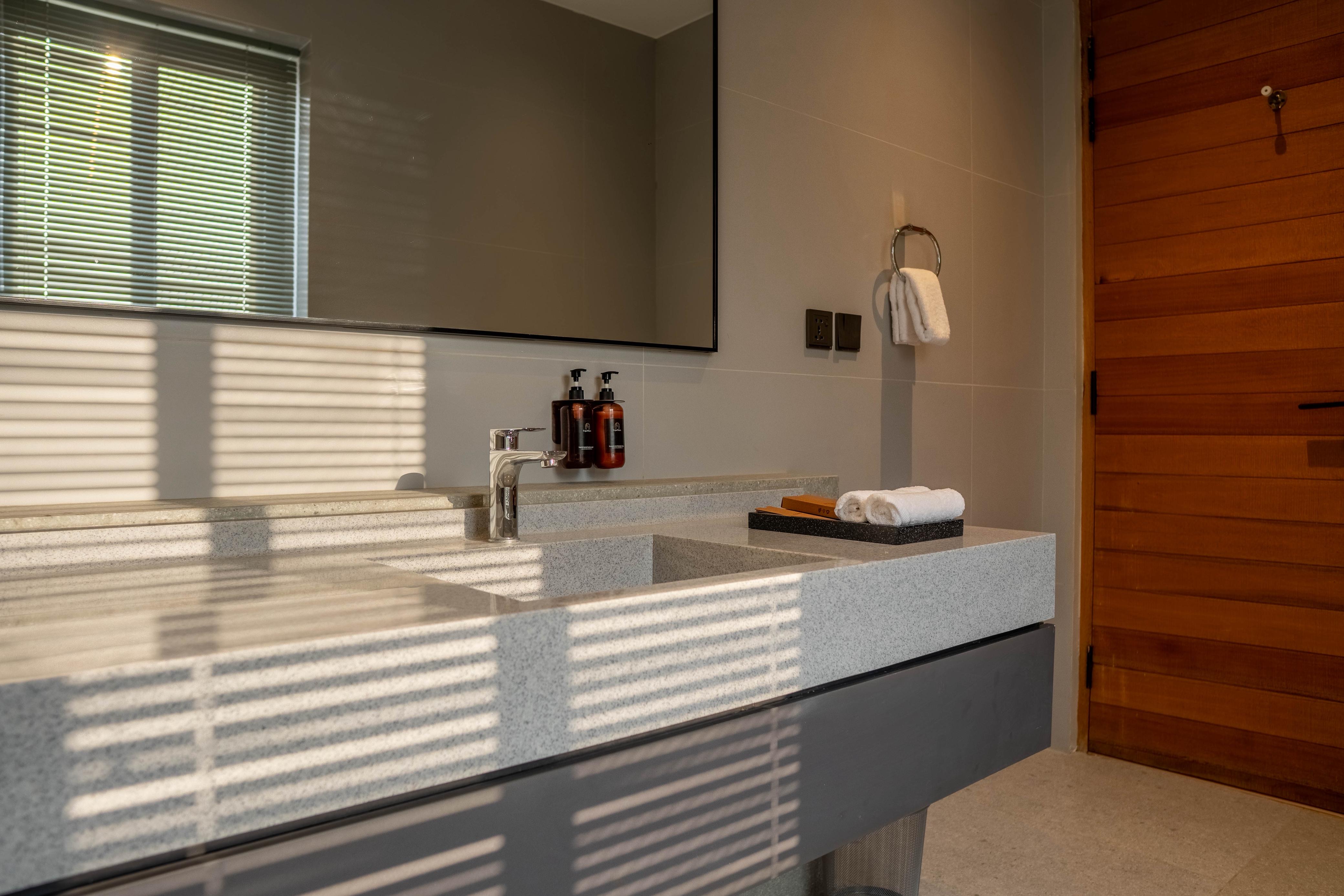 Secluded Luxury Farmhouse | Heated Pool & Garden - Image 45