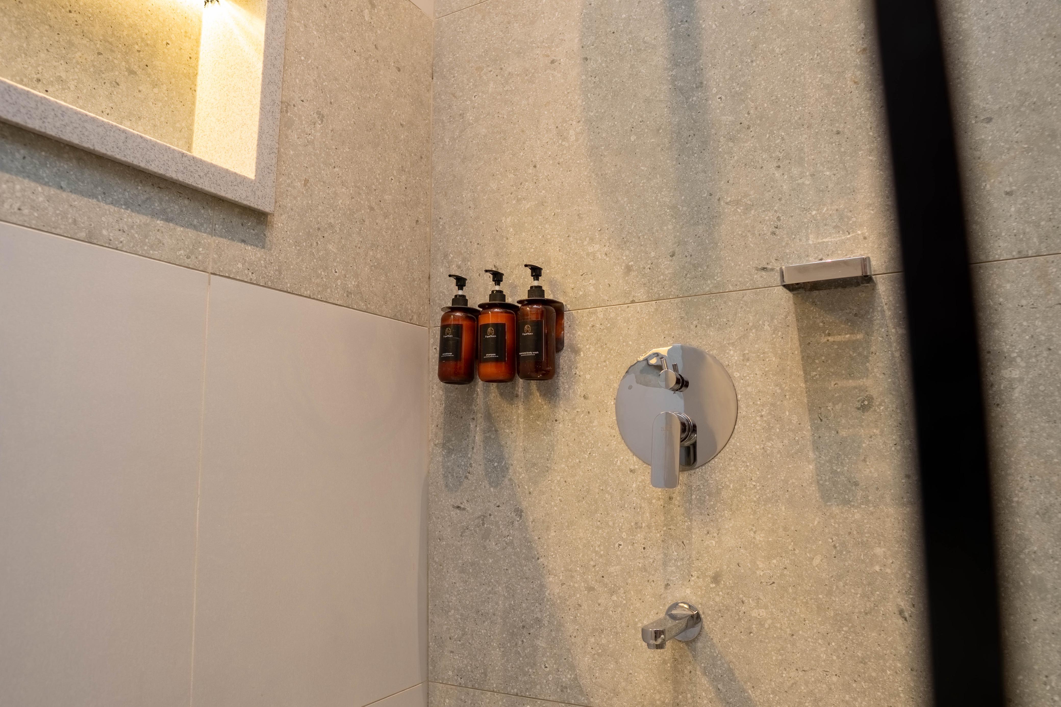 Secluded Luxury Farmhouse | Heated Pool & Garden - Image 49