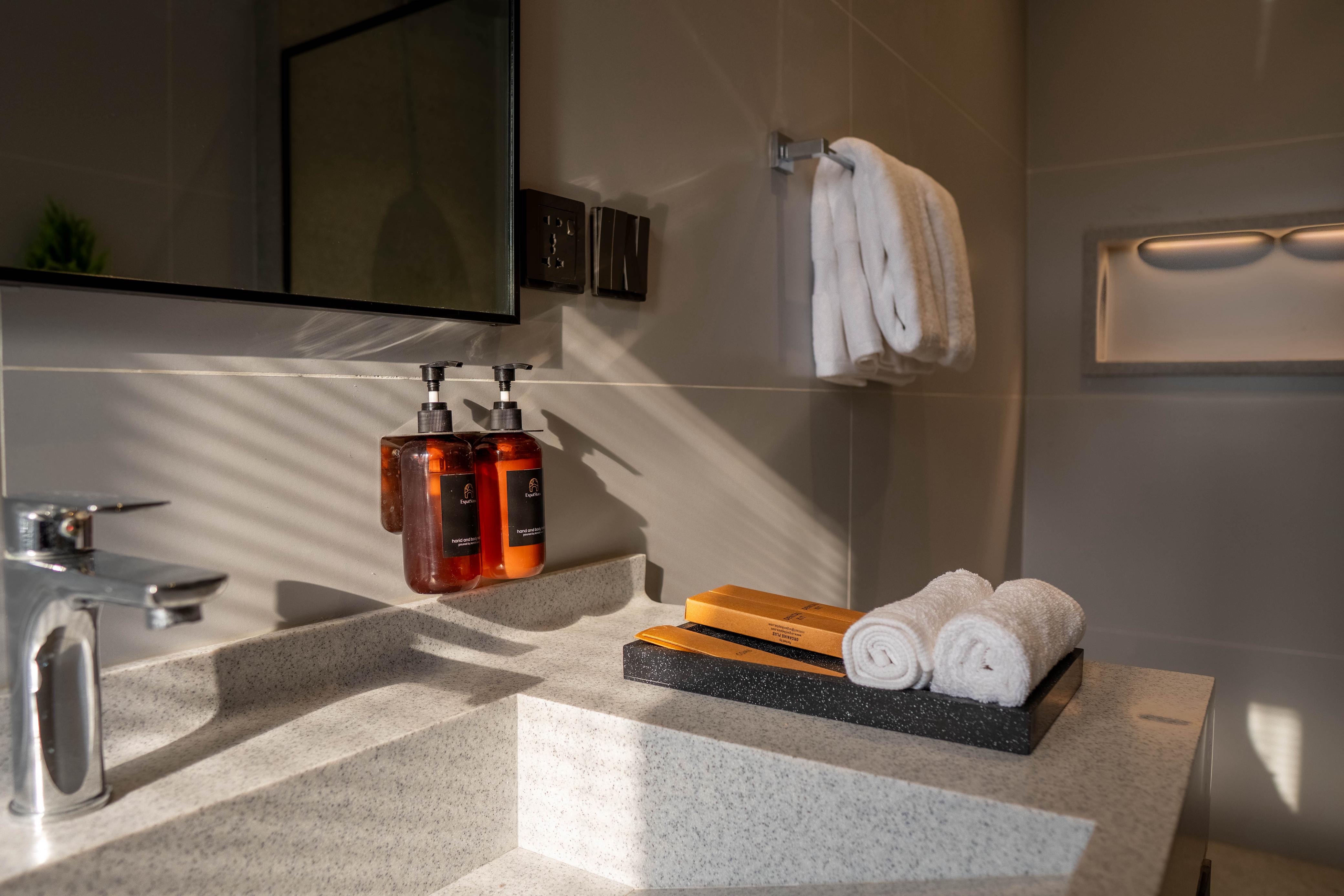 Secluded Luxury Farmhouse | Heated Pool & Garden - Image 53