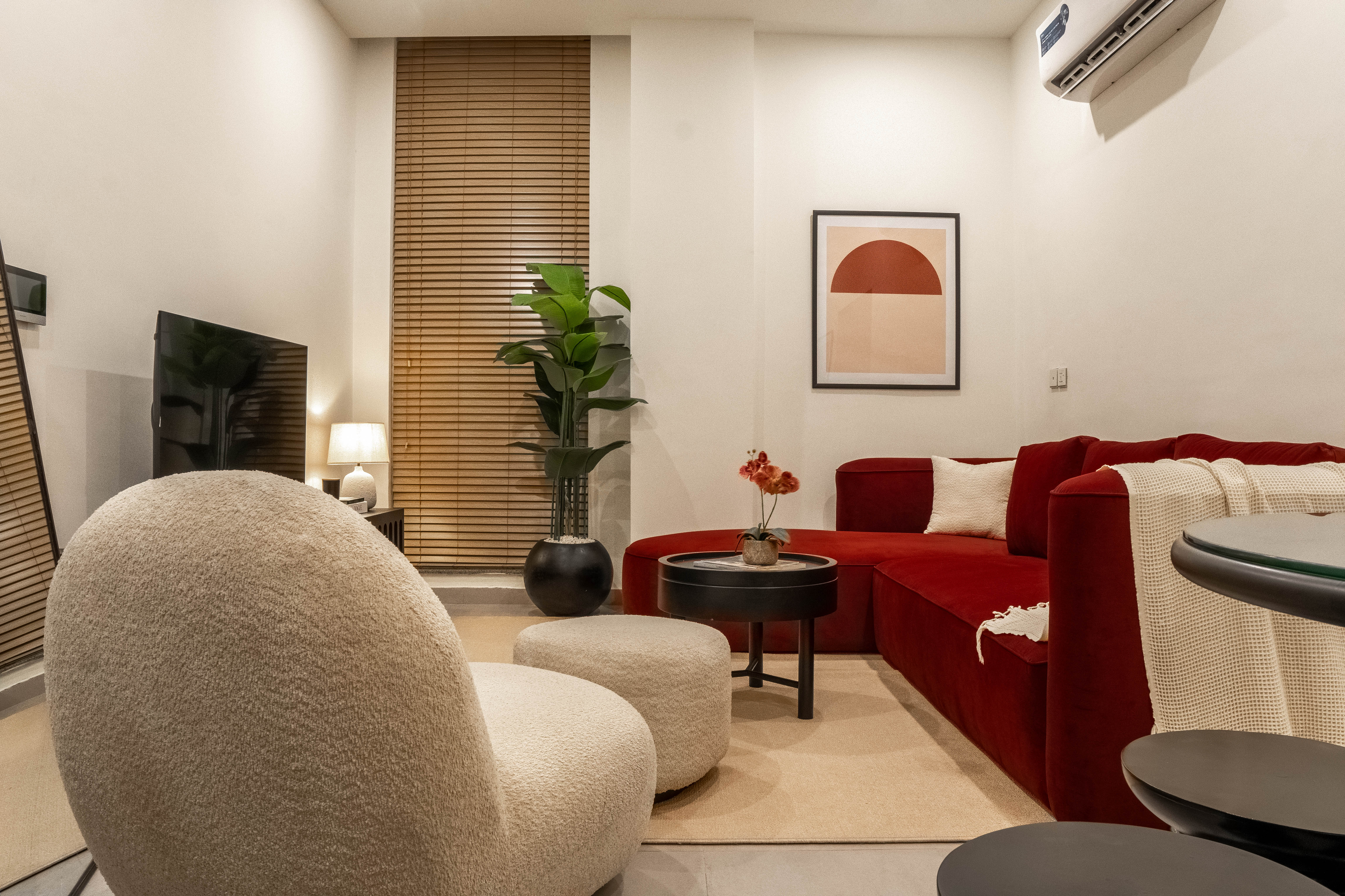 Prime Gulberg 2BR | Luxury Skyline Apartment - Image 10