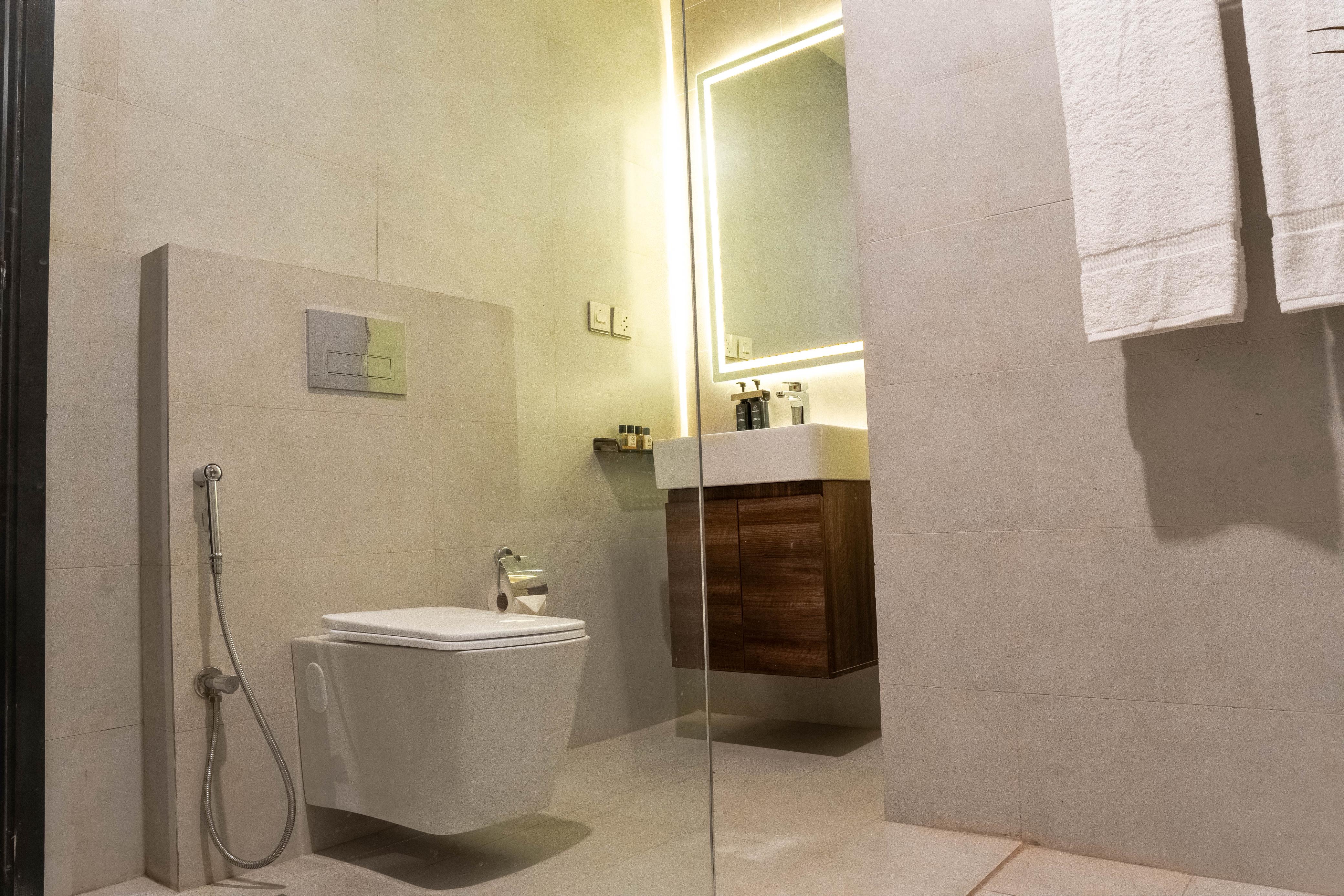 Prime Gulberg 2BR | Luxury Skyline Apartment - Image 24