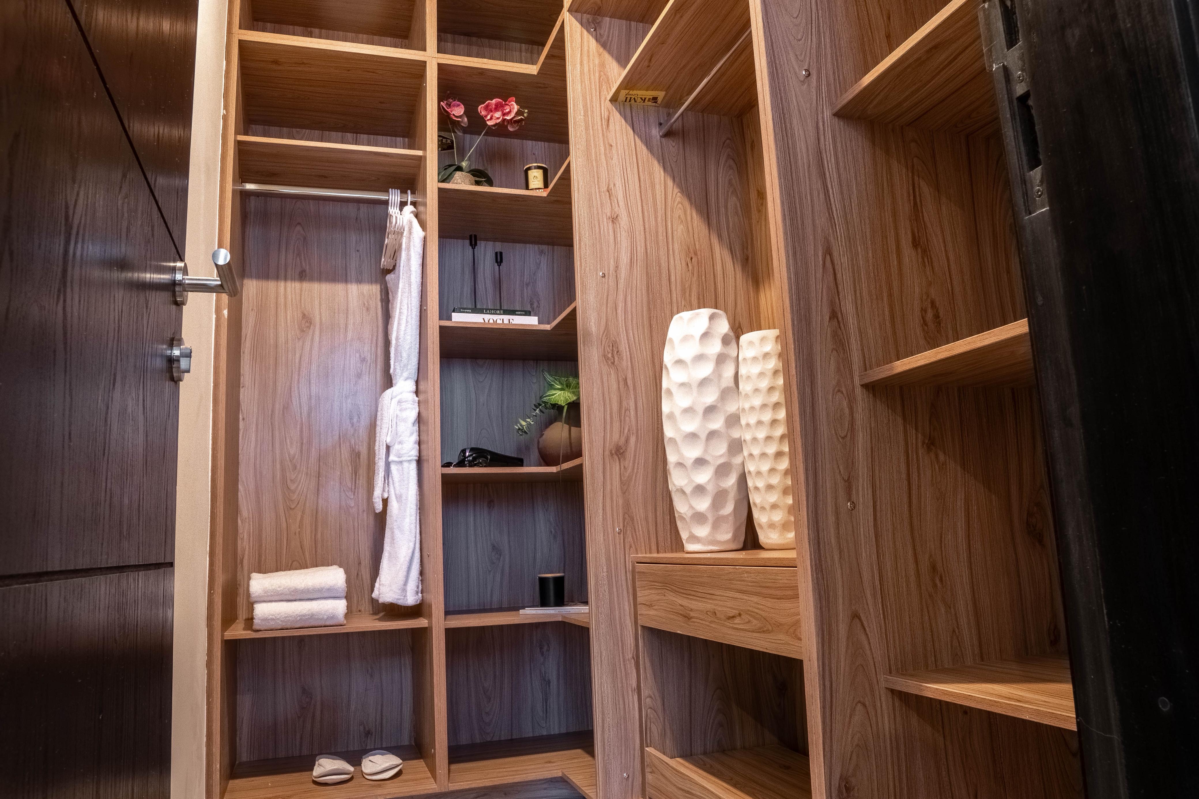 Prime Gulberg 2BR | Luxury Skyline Apartment - Image 25