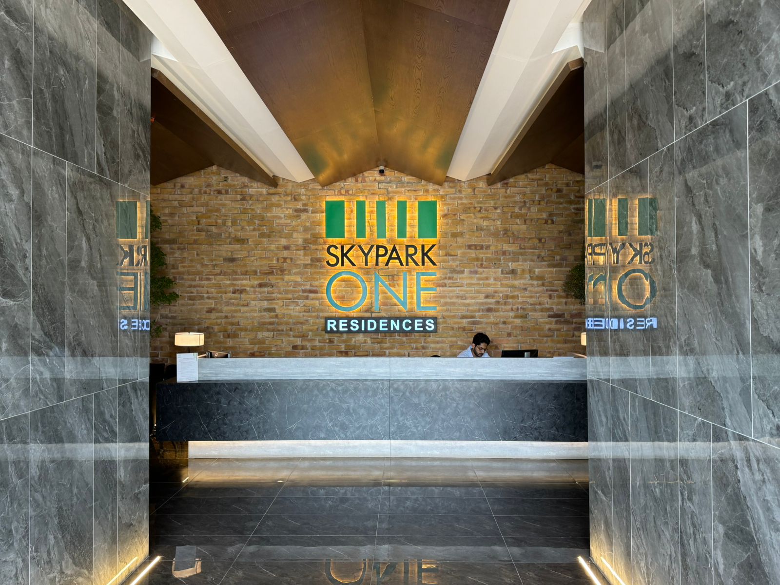 Prime Gulberg 2BR | Luxury Skyline Apartment - Image 26