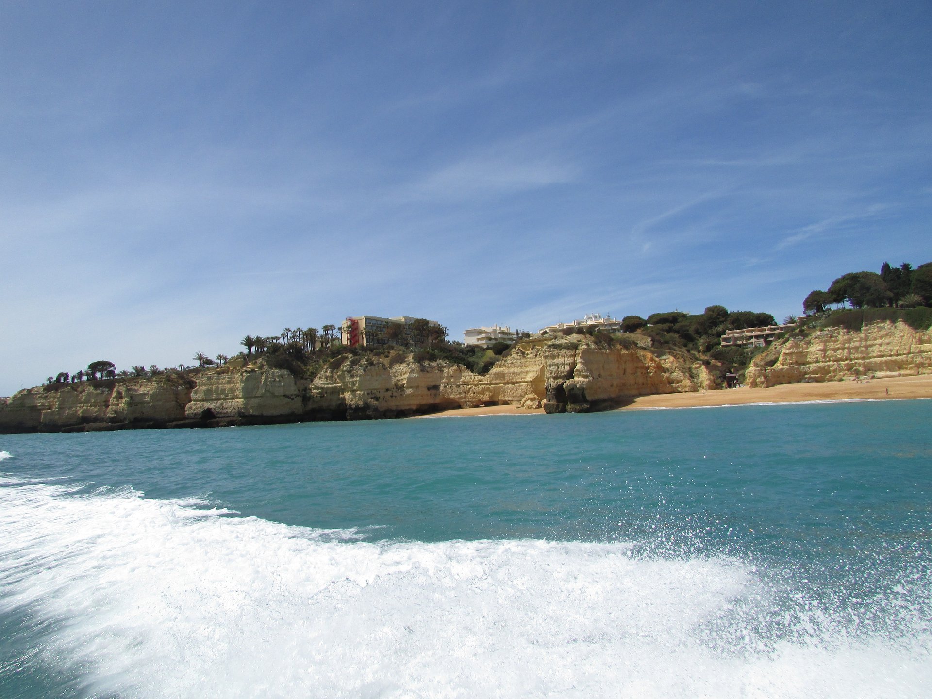Praia da Cova Redonda, Lagoa