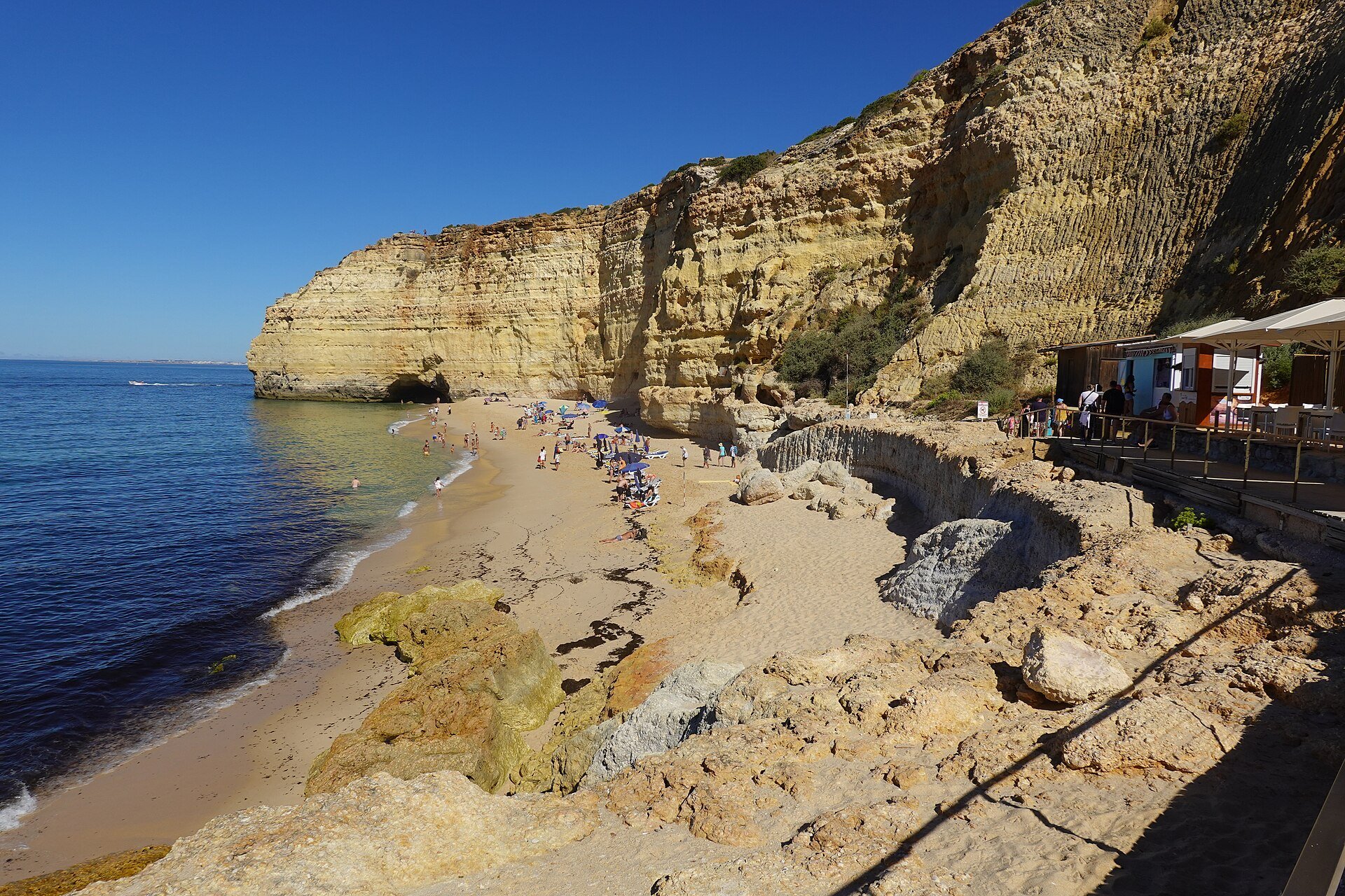 Praia de Albandeira, Lagoa